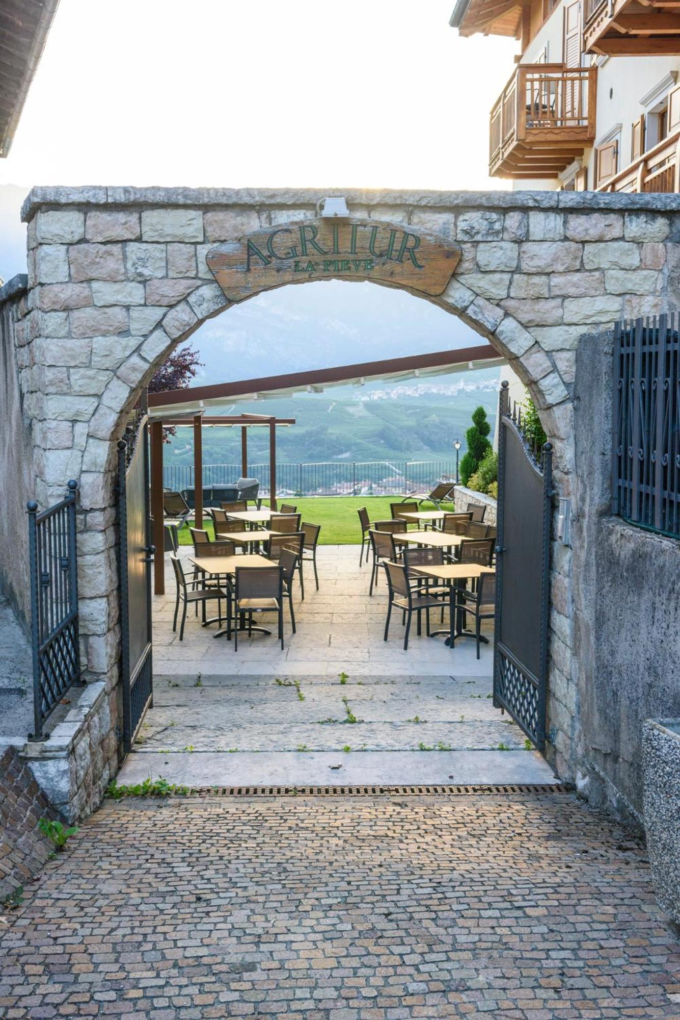 Villa Agritur La Pieve à Taio Extérieur photo
